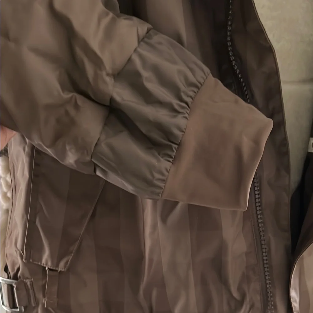 Burton Women’s Brown Ski Snowboard Jacket with Hood and Faux Fur Lining - Picture 10 of 16